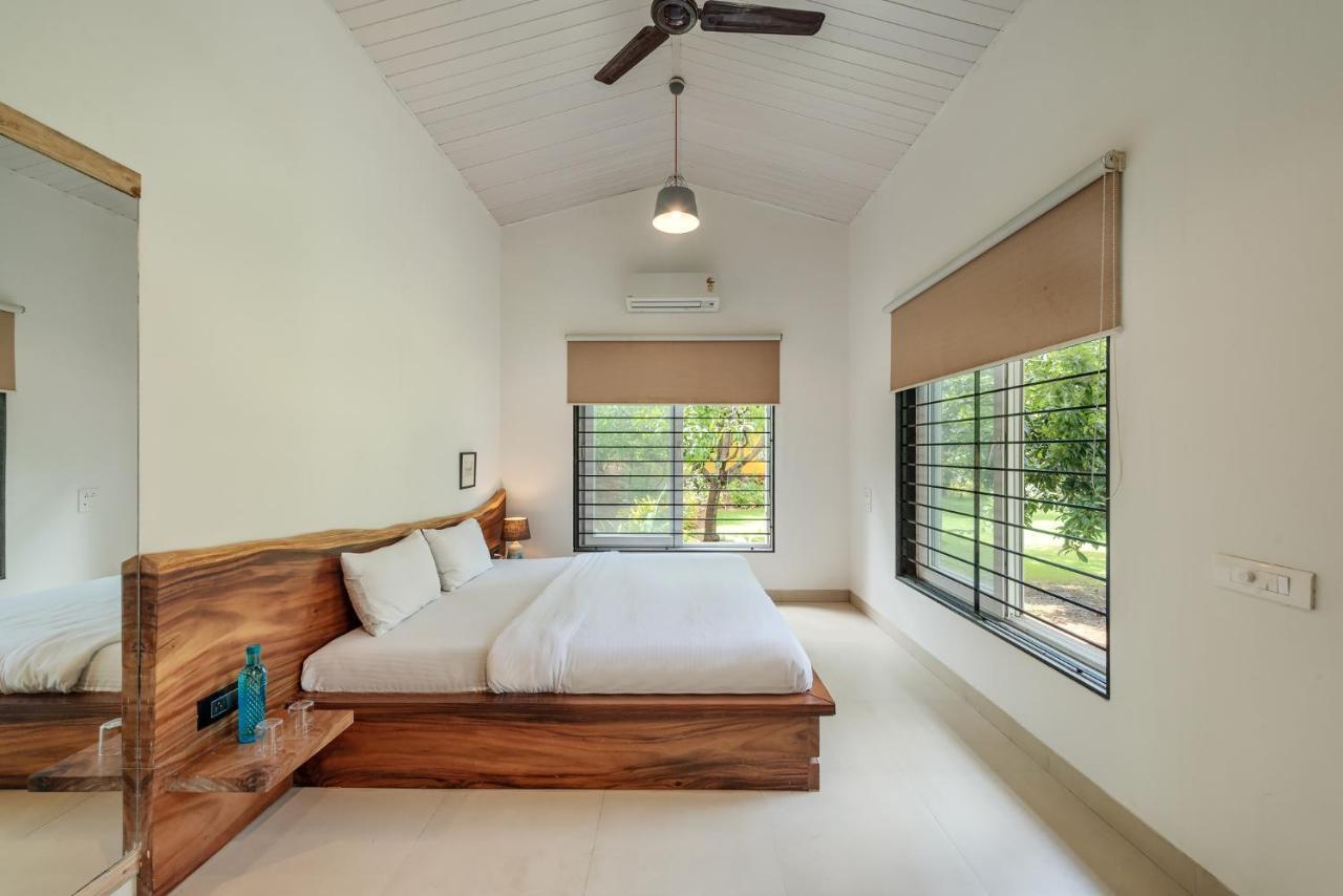 Saffronstays Casa Manga, Karjat - Pet-Friendly Pool Villa Near Nd'S Film World And Saltt Eksteriør billede